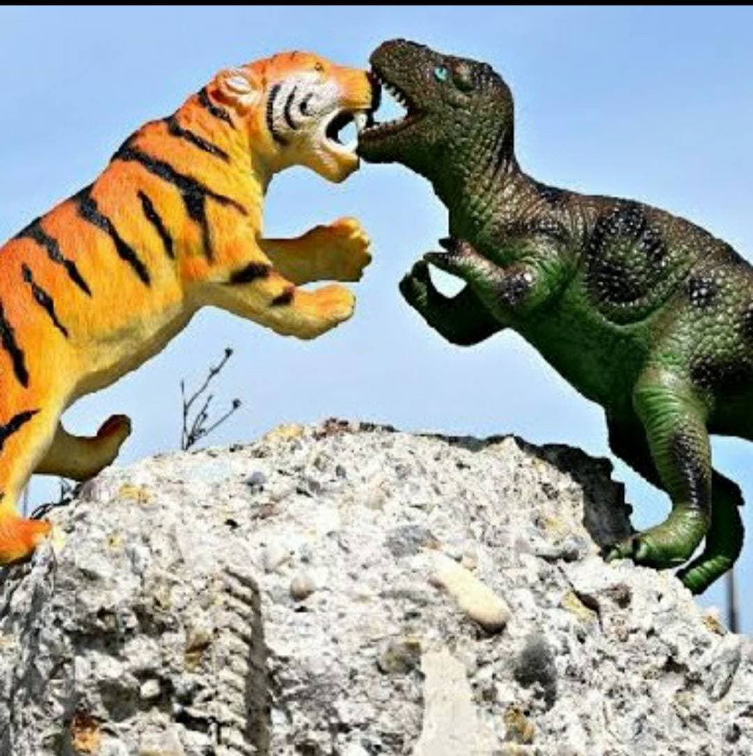 Quantasaurus Tiguerra Maskot